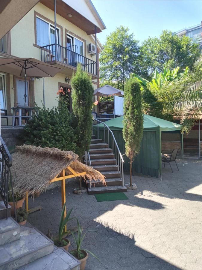 Guest House Nino Makhinjauri Exterior foto