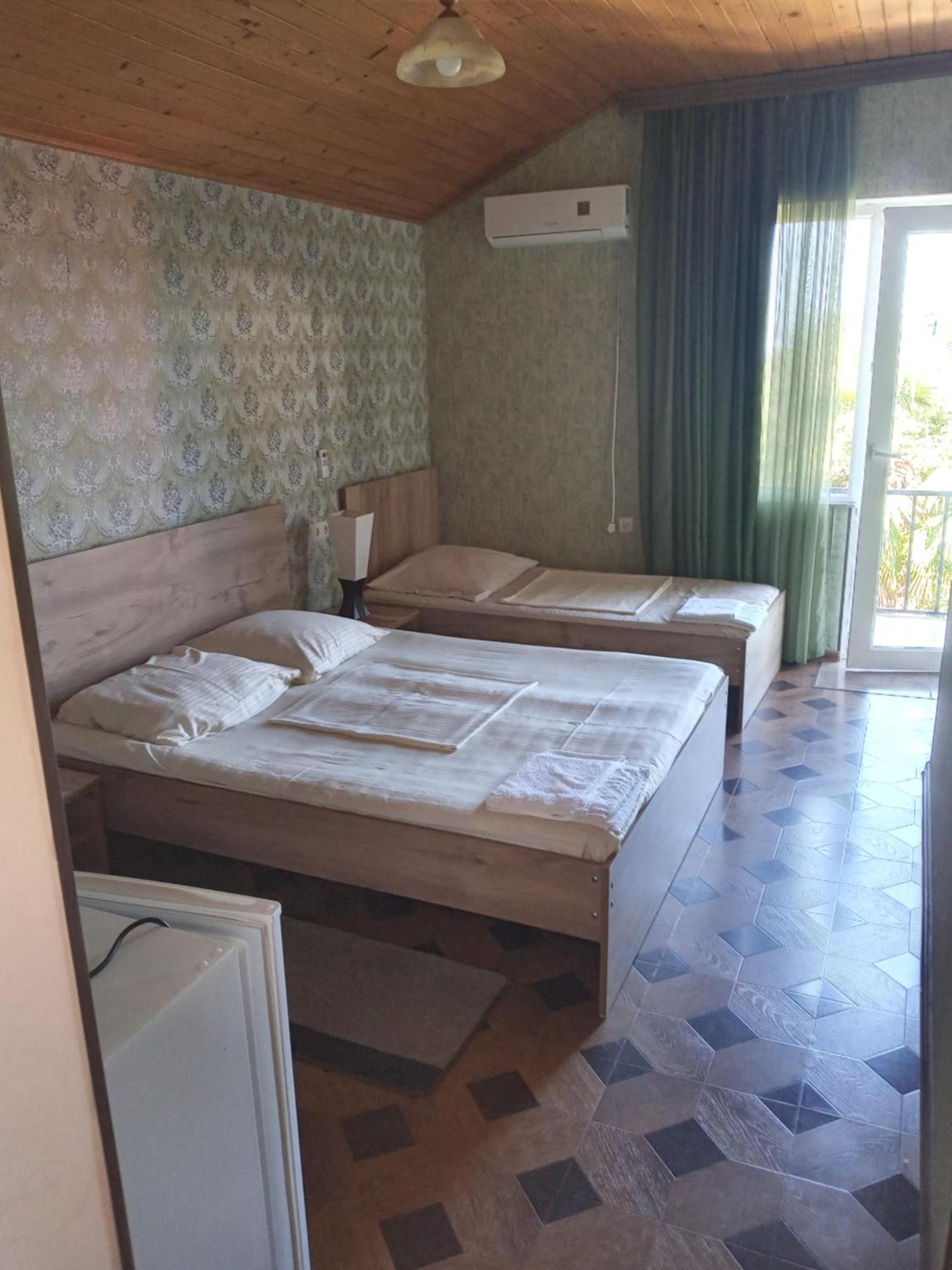 Guest House Nino Makhinjauri Exterior foto