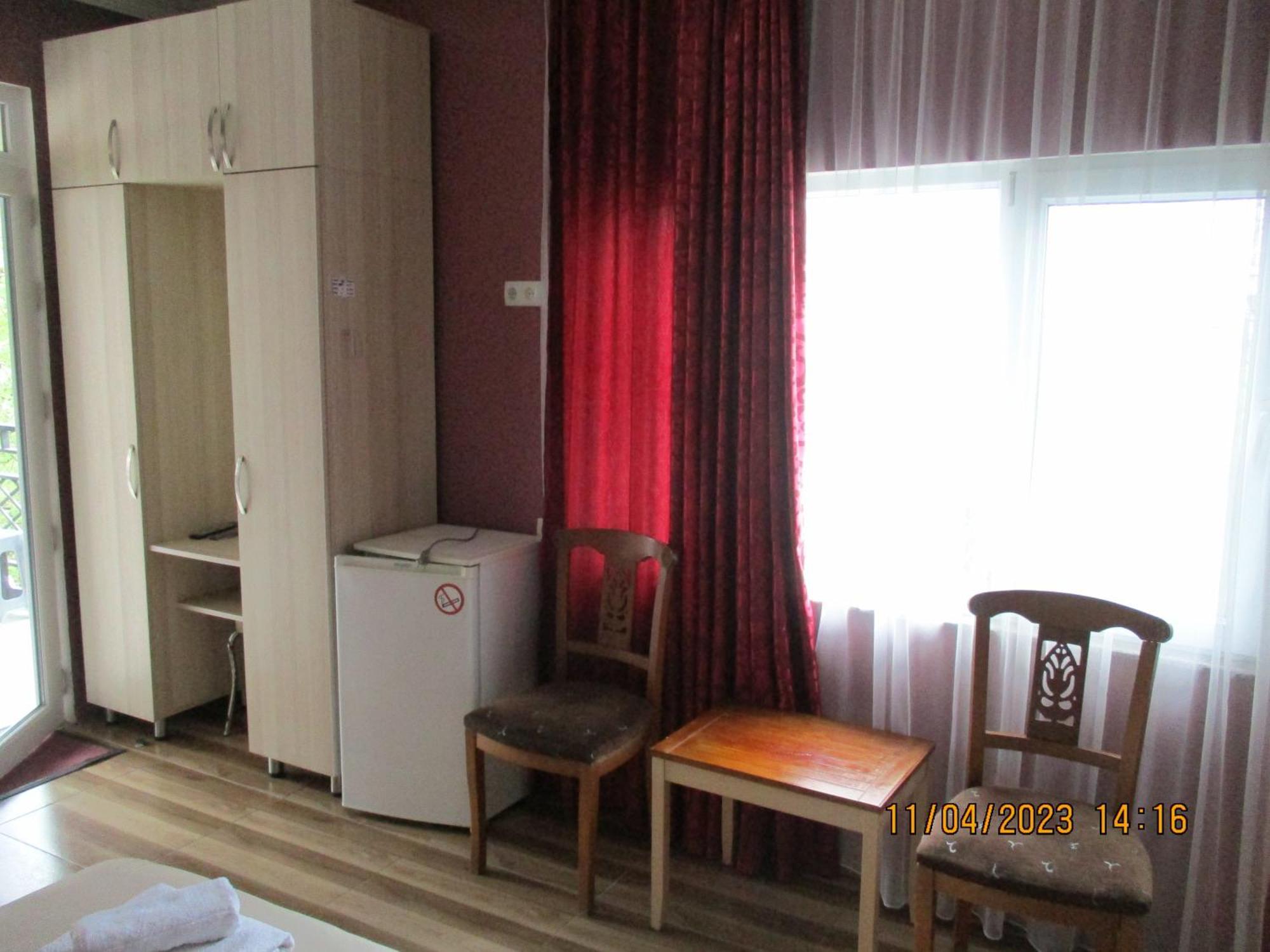 Guest House Nino Makhinjauri Zimmer foto